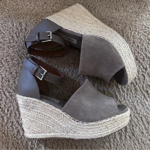 Steve Madden Jaylen Wedge - Size 8 - Picture 4 of 4